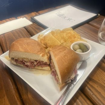 Willmore Wine Bar - Wine Bars Near Me - Long Beach, California Willmore Wine Bar - Wine Bars Near Me - Long Beach, California