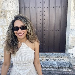Open Hair Miami Salon - Highlights on curly hair
