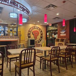 Popeyes Louisiana Kitchen - Dining room