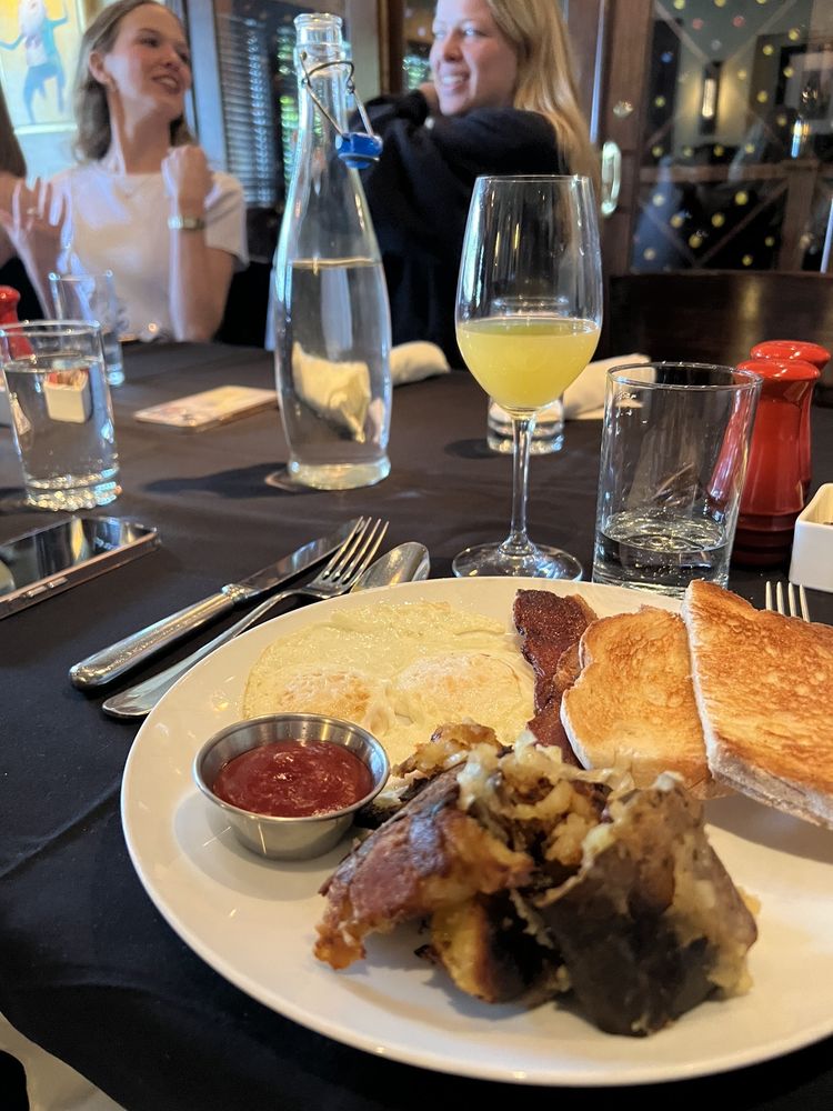 THE HUTCH ON AVONDALE Updated October 2024 218 Photos & 131 Reviews