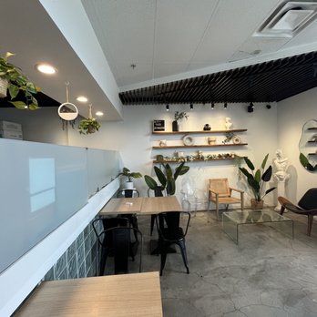 Da Vien Coffee - Seating - Desserts Near Me - Westminster, California