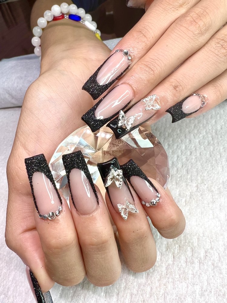 Beauty By Risita Logo