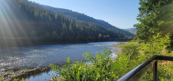 Dining On The Edge by null