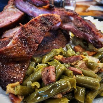 Junior's Smokehouse & Bakery - Smokehouse Near Me - Wharton, Texas