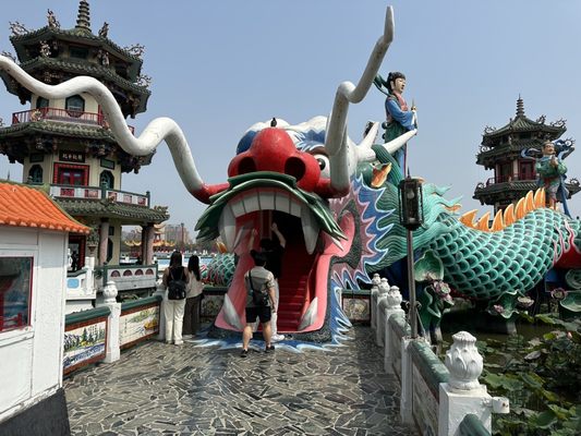 Dragon and Tiger Pagodas by null