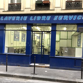 Marss - The entrance to laundromat. It doesn't say 'Marss.' - Laundromat Near Me - Paris, 75