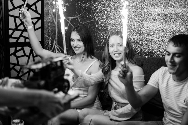 Deluxe Fun Dining by null