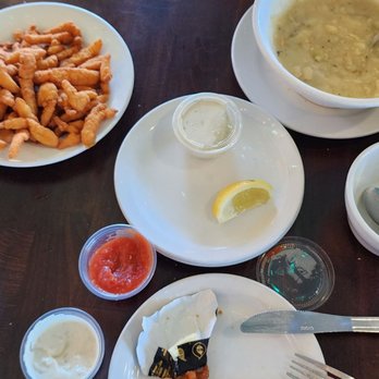 Barbara's Fishtrap - Starters: bowl of clam chowder soup, complementary sourdough bread with butter, frued clam strips - Seafood Near Me - Half Moon Bay, California