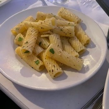 Calderone Club - A side of garlic pasta cooked and prepared just right - Pizza Near Me - Milwaukee, Wisconsin Calderone Club - A side of garlic pasta cooked and prepared just right - Pizza Near Me - Milwaukee, Wisconsin