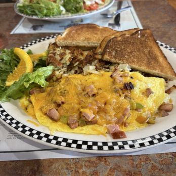 Black Bear Diner Downey - Best Denver omelette ever - Diners Near Me - Downey, California