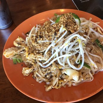 Saigon -2- Siam Bistro - Pad Thai with Chicken - Vietnamese Near Me - Gilroy, California