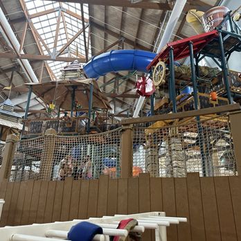 Great Wolf Lodge - Indoor pool area - Resorts Near Me - Scotrun, Pennsylvania