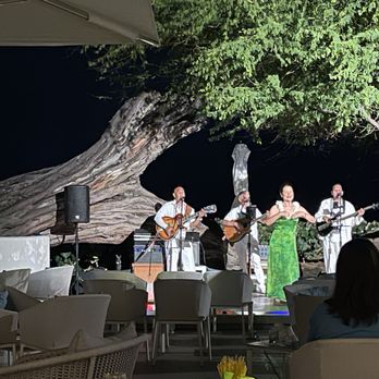 House Without A Key - Live music and hula dancing - Seafood Near Me - Honolulu, Hawaii