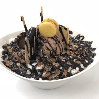 Cafe Moment - Chocolate Snowflake - Desserts Near Me - Chantilly, Virginia Cafe Moment - Chocolate Snowflake - Desserts Near Me - Chantilly, Virginia