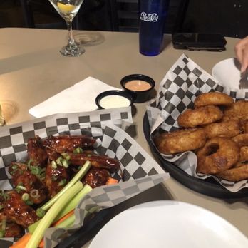 The Dive Restaurant and Bar - Wings and onion rings - Dive Bars Near Me - Richland, Washington The Dive Restaurant and Bar - Wings and onion rings - Dive Bars Near Me - Richland, Washington