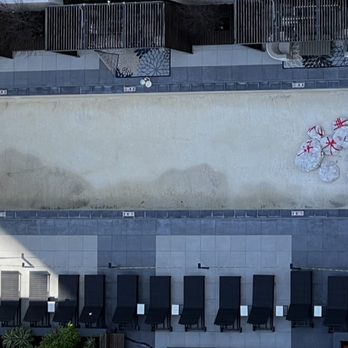 399 Fremont - Luxurious pool, you're paying for amenities you do not have. - Apartments Near Me - San Francisco, California