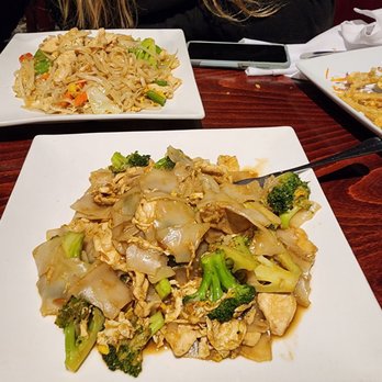 Bangkok Royal - Pad See Eew Bangkok Noodle - Thai Near Me - Waco, Texas