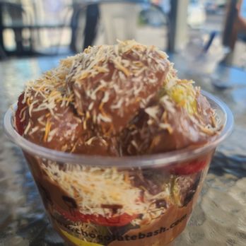 Chocolate Bash - Dubai chocolate strawberry - Coffee & Tea Near Me - Long Beach, California