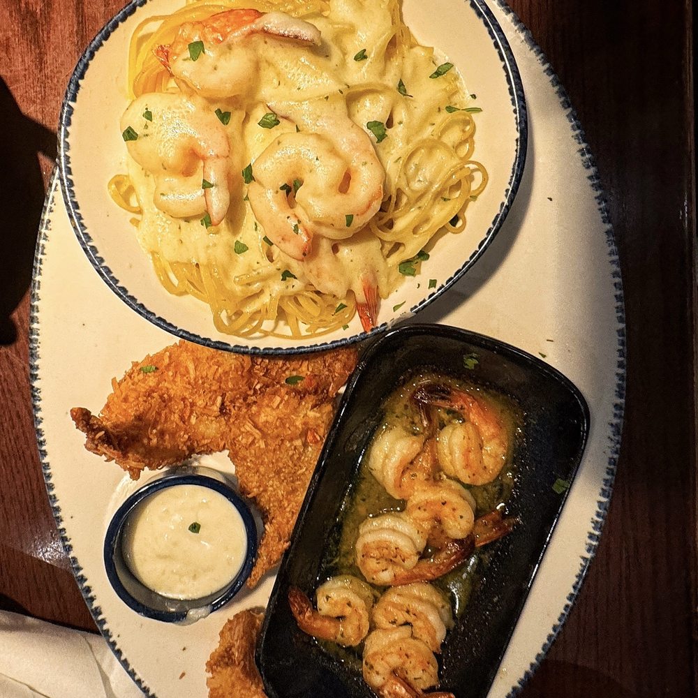 Red Lobster - Shrimp Linguini Alfredo Parrot Isle Jumbo Coconut Shrimp Garlic Shrimp Scampi - Seafood Near Me - Bronx, New York