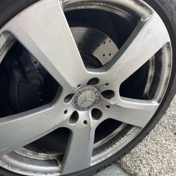 Sparkle Brite Car Wash & Detail Center - Dirty dirty wheels.
