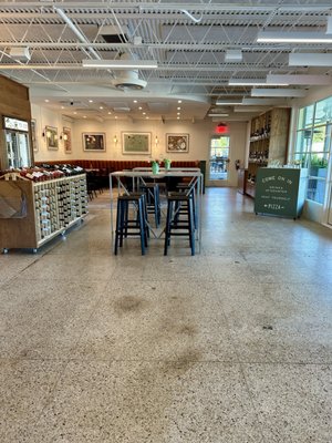 Flo’s Wine Bar and Bottle Shop by null