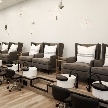 Luna Divina - Main pedicure station - Nail Salons Near Me - Hockessin, Delaware Luna Divina - Main pedicure station - Nail Salons Near Me - Hockessin, Delaware