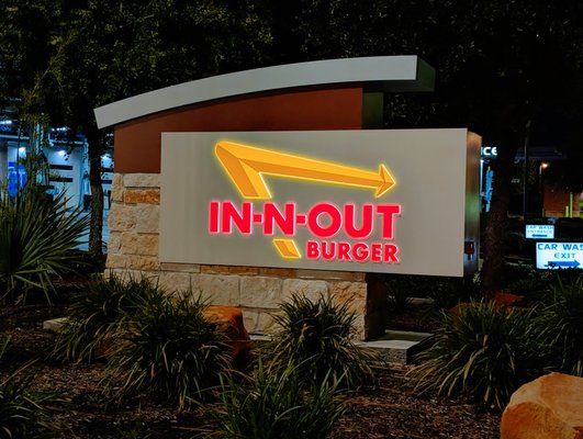 In-N-Out Burger by null