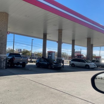 RaceTrac - a view of a gas station from the side of the road - Convenience Stores Near Me - Baton Rouge, Louisiana