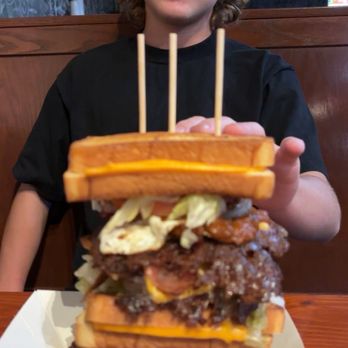 Daytona Taproom - Thee Man VS. Food Burger - Beer Bar Near Me - Daytona Beach, Florida