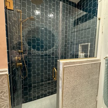 Pyramid Glass - Shower with glass door - Glass & Mirrors Near Me - North Bethesda, Maryland Pyramid Glass - Shower with glass door - Glass & Mirrors Near Me - North Bethesda, Maryland