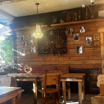 Tun Lahmajo - Inside - Armenian Near Me - Burbank, California Tun Lahmajo - Inside - Armenian Near Me - Burbank, California