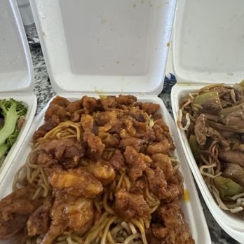 Mark's Kitchen - Orange chicken - American Near Me - Fresno, California