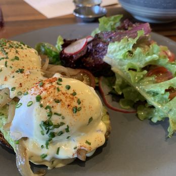 Finch & Fork - Avocado eggs Benedict - New American Near Me - Santa Barbara, California