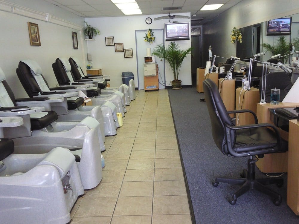 MODERN NAILS & SPA Updated October 2024 1414 S Azusa Ave, West