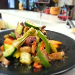 El Retiro Taberna - Verduras a la Brasa con Taquitos de Foie