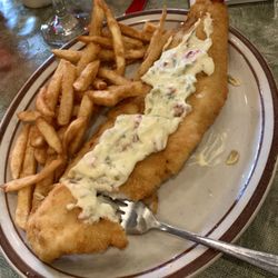 Irishmans Shanty - Huge walleye fillet! YUM!