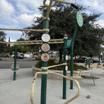 Woodcrest Park - Gym equipment - lat pull up station - Parks Near Me - Fullerton, California Woodcrest Park - Gym equipment - lat pull up station - Parks Near Me - Fullerton, California