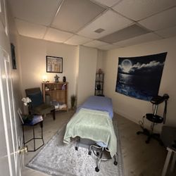 Quartell Chiropractic - Massage Therapy Room