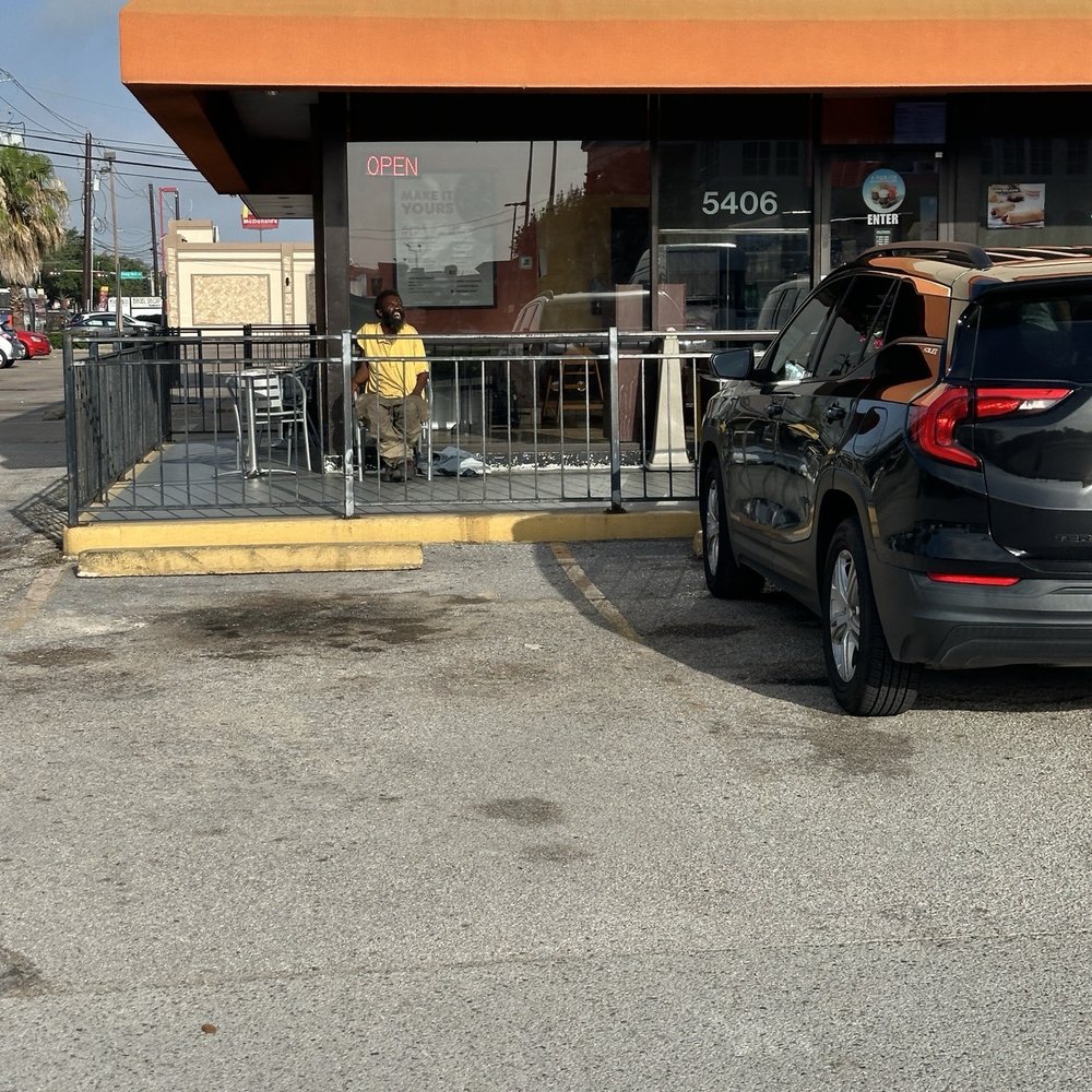 Dunkin' - Donuts Near Me - Bellaire, Texas