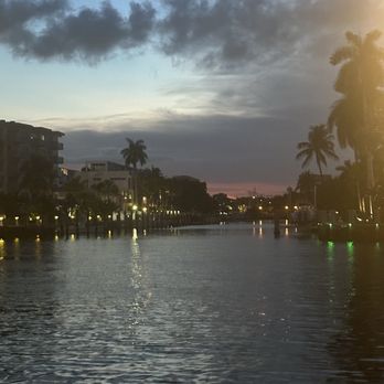 Lola’s On the Water - Sunset - American Near Me - Pompano Beach, Florida Lola’s On the Water - Sunset - American Near Me - Pompano Beach, Florida
