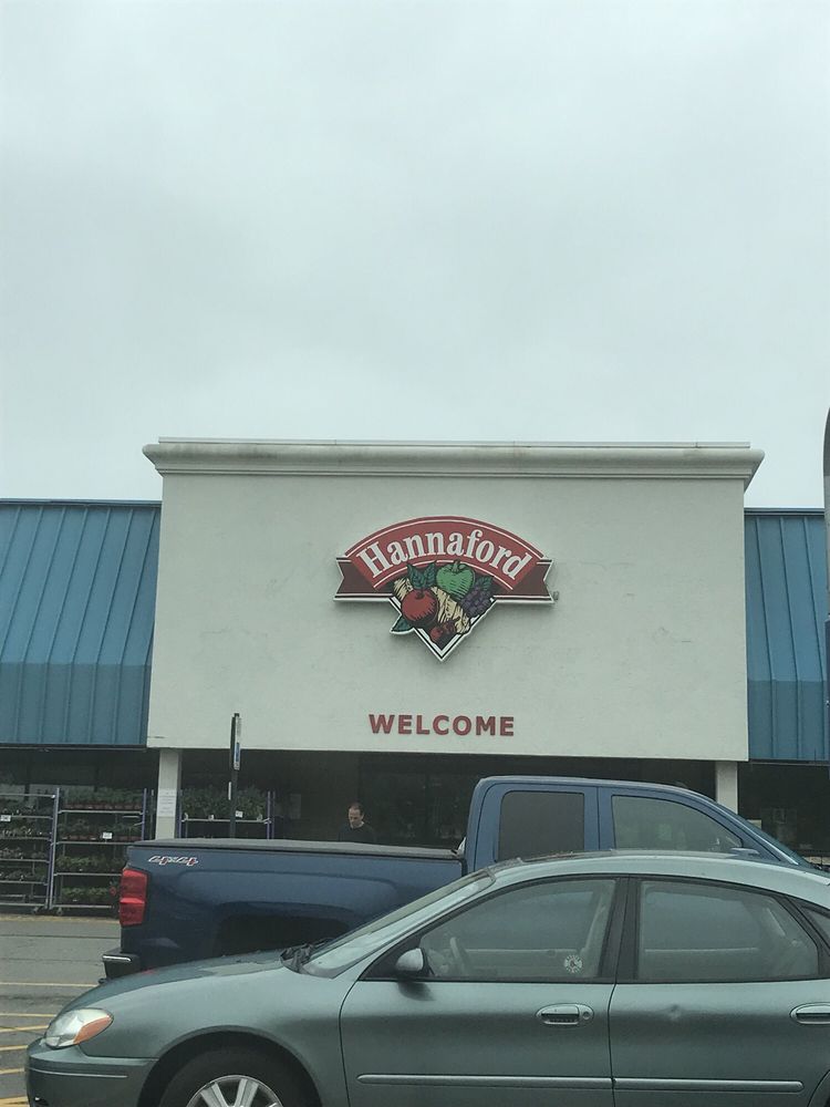 HANNAFORD SUPERMARKETS & PHARMACIES 12 Reviews Grocery 927
