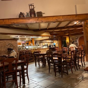 la Madeleine - Interior - Bakeries Near Me - Houston, Texas