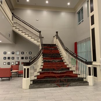 Holiday Inn Lafayette North - The entrance was. - Venues & Event Spaces Near Me - Lafayette, Louisiana