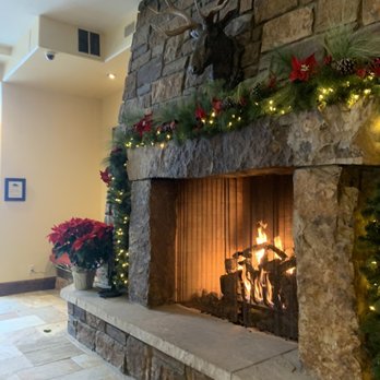 Tivoli Lodge - Cozy fireplace - Hotels Near Me - Vail, Colorado Tivoli Lodge - Cozy fireplace - Hotels Near Me - Vail, Colorado