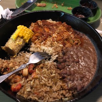 Razzoo's Cajun Cafe - Cajun Combo Skillet - Seafood Near Me - Pasadena, Texas