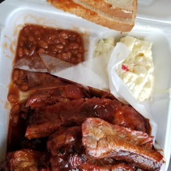 E & L Barbeque - Amazing BBQ that should be competing in the Memphis in May BBQ Competition...Yes it's that good! Got to try the hot links & chicken next! - Barbeque Near Me - Jackson, Mississippi