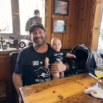 Rainbow Oaks Restaurant - Dads day!! - American Near Me - Fallbrook, California