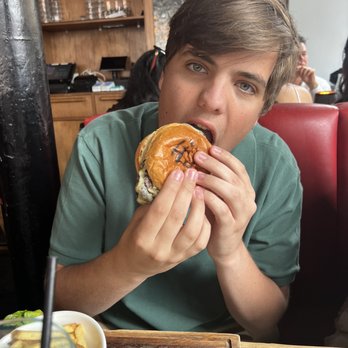 The Distillery - Distillery burger - Cocktail Bars Near Me - London, XGL