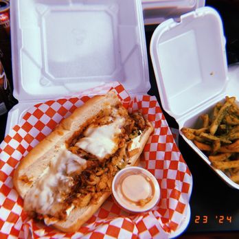 Cross Country Diner - Short rib sandwich, chimichurri fries. - Food Trucks Near Me - Hurricane, Utah Cross Country Diner - Short rib sandwich, chimichurri fries. - Food Trucks Near Me - Hurricane, Utah