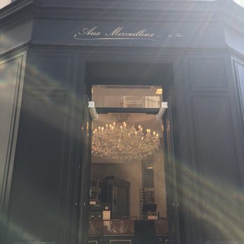 Aux Merveilleux de Fred - Patisserie/Cake Shop Near Me - Paris, 75